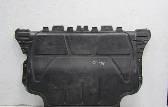Volkswagen Golf VII Engine splash shield/under tray 5Q0825236