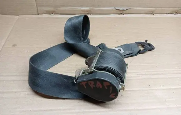Renault Trafic II (X83) Front seatbelt