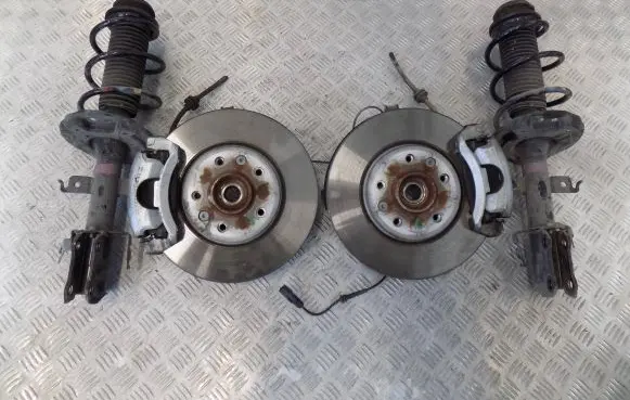 Renault Captur II Front wheel hub spindle knuckle
