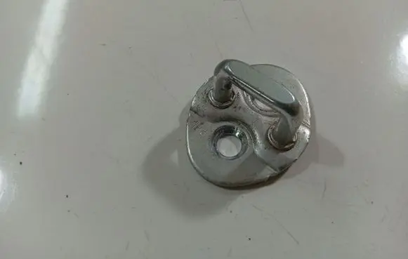 KIA Ceed Front door lock loop/hook striker 