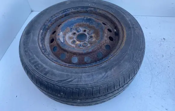 Toyota Avensis T220 R15 steel rim 
