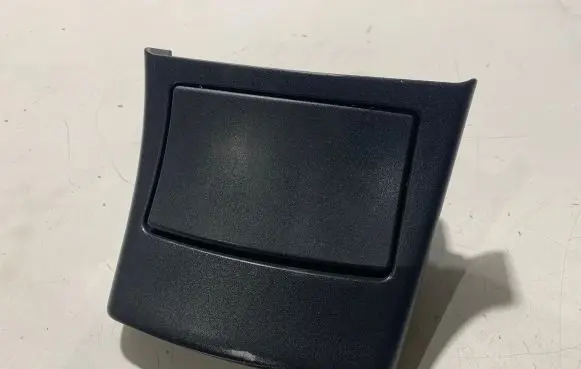 Mercedes-Benz E W211 Ashtray (rear) A2116800450 E039714021