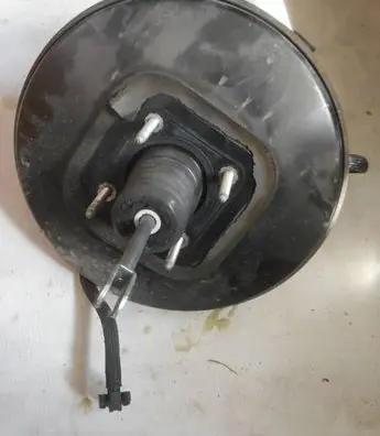 Renault Laguna III Brake booster 472100046R 10785B1117