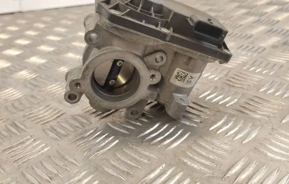 Dacia Sandero Throttle valve H8201171233 7B0400580 161206038R