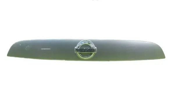 Nissan Juke I F15 Rear light center trim bar blend 