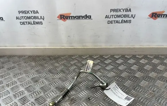 Engine coolant pipe/hose