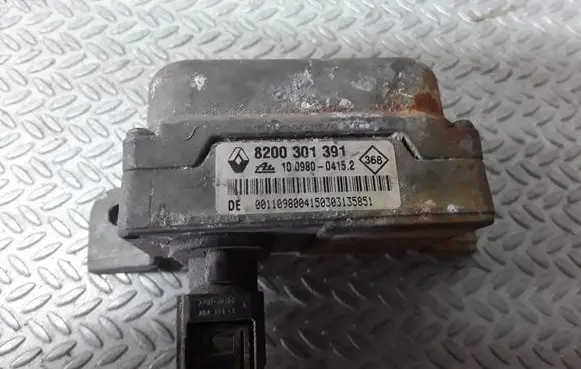 Renault Laguna II ESP acceleration yaw rate sensor 8200301391