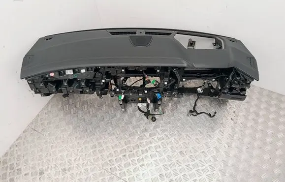 DS Automobiles 4 II Dashboard 9830706180