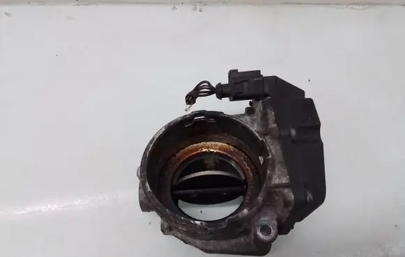 Volkswagen PASSAT B6 Throttle valve A2C53249824