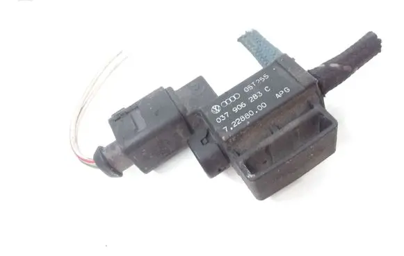Volkswagen PASSAT B6 Vacuum valve 037906283C 72288000