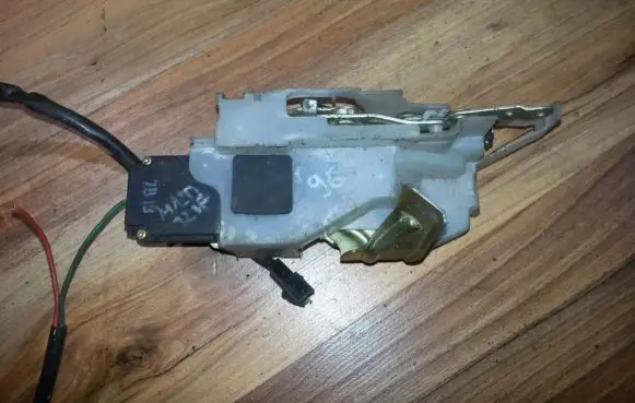 Mazda 323 F Rear door lock