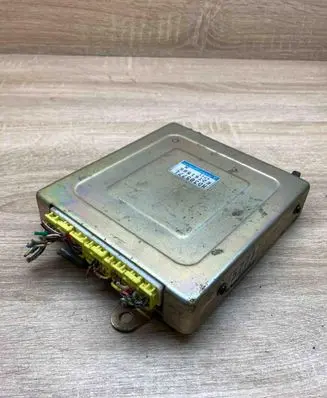 Mitsubishi Lancer Engine control unit/module ECU MD305771 E2T61586 4711M