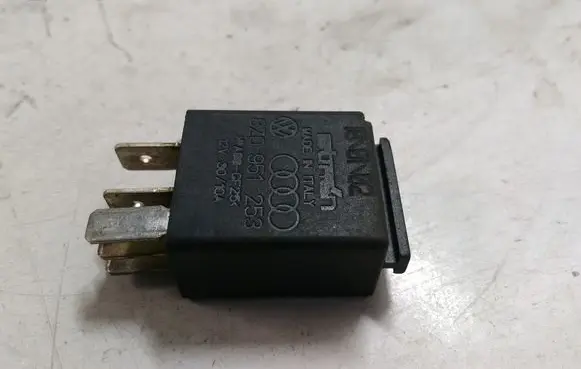 Audi A4 S4 B7 8E 8H Other relay 8Z0951253