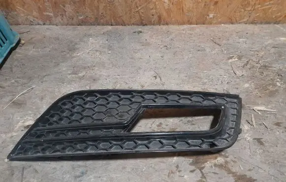 Audi A8 S8 D4 4H Front bumper lower grill 8D807682B