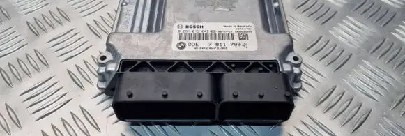 BMW 5 E60 E61 Engine control unit/module 7811700 0281015043 030267133