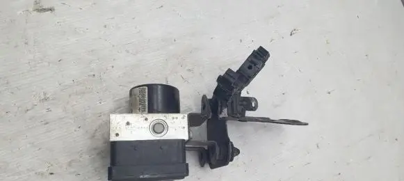 Skoda Octavia Mk2 (1Z) ABS Pump 1K0907379AQ