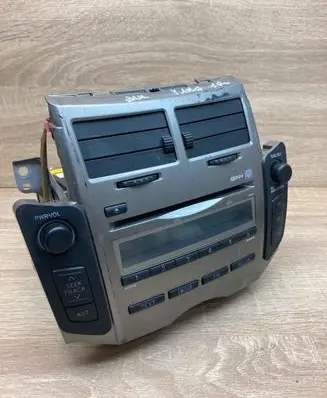 Toyota Yaris Radio/CD/DVD/GPS head unit 861200D520 1230001560C101
