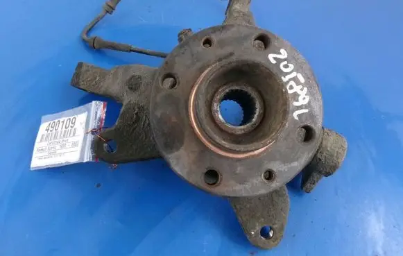 Renault Scenic I Front wheel hub spindle knuckle