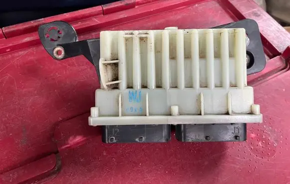 Opel Zafira A Coolant fan relay 24462346 15408375