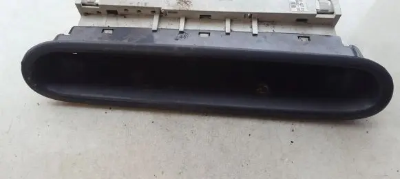 Passenger airbag on/off switch