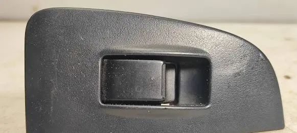 Toyota Avensis T250 Electric window control switch 7423105140