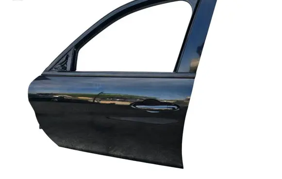 Alfa Romeo Giulia Front door 