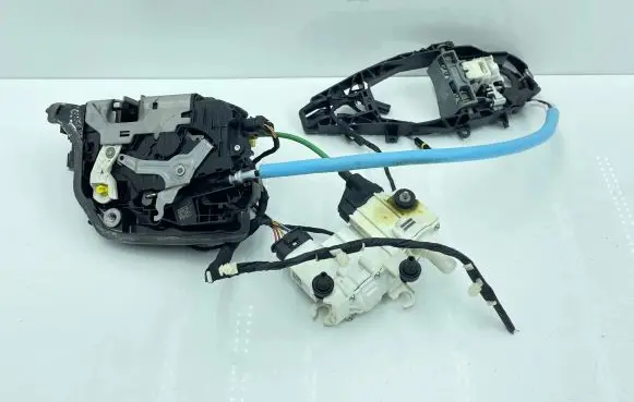 BMW 6 G32 Gran Turismo Front door lock 7477702 7255198 A046465