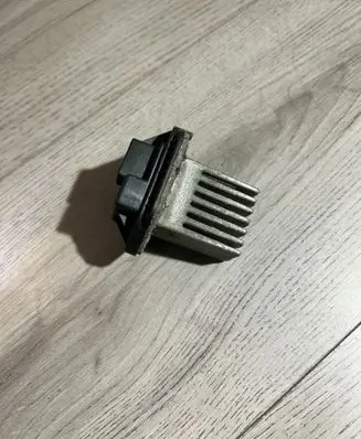 Subaru Outback Heater blower fan relay 09130