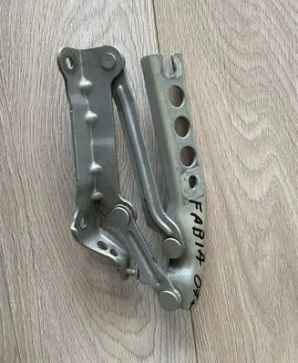 Skoda Fabia Mk2 (5J) Engine bonnet/hood hinges 5J0823301