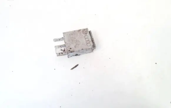Volkswagen PASSAT B6 Other relay 1K0951253 0332011100
