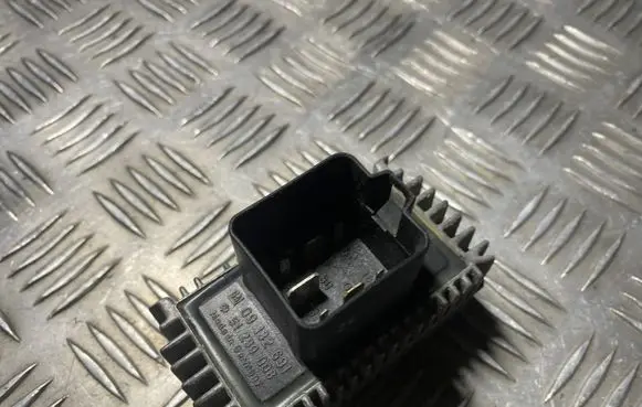 Opel Astra G Glow plug pre-heat relay 09132691 51299008