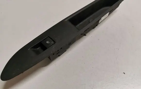 Buick Encore I Electric window control switch 95025524