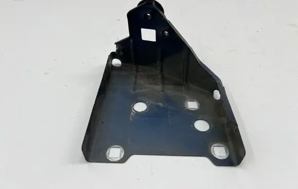 Jeep Cherokee Fender mounting bracket 4120844B