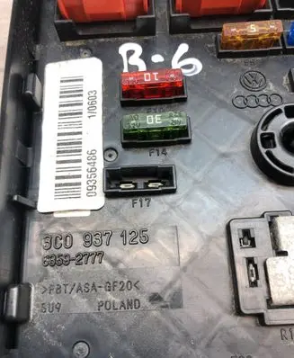 Volkswagen PASSAT B6 Fuse module 3C0937125 63592777