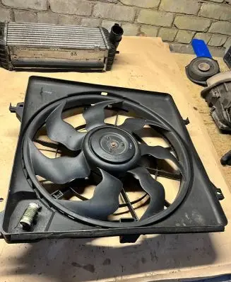 KIA Carens III Electric radiator cooling fan