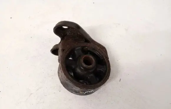 Hyundai Coupe Engine mount bracket