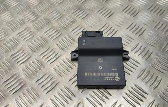 Audi A6 S6 C6 4F Gateway control module 4L0907468B 4L0910468A