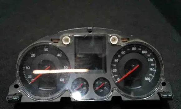 Volkswagen PASSAT B6 Speedometer (instrument cluster) 3C0920960K