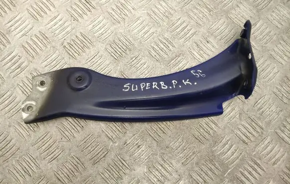 Skoda Superb B8 (3V) Fender mounting bracket 3V0821141