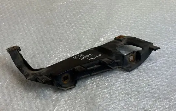 BMW 5 E39 Headlight/headlamp mounting bracket 15372400 153724