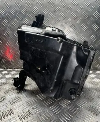 Volvo C30 Air filter box 33412