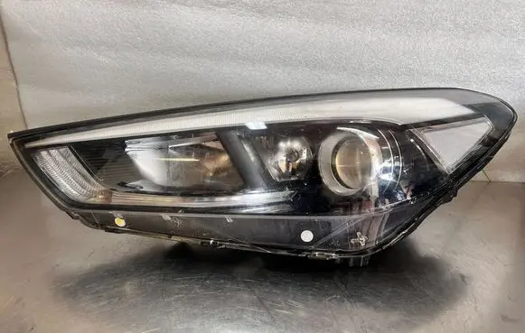 Hyundai Tucson TL Headlight/headlamp