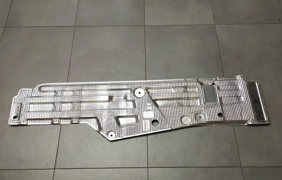 Exhaust heat shield
