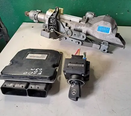 Mercedes-Benz E W211 Engine ECU kit and lock set 2115451008 33002205