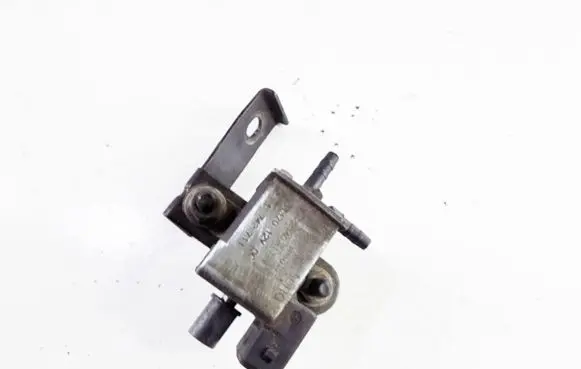BMW X5 E53 Vacuum valve 1742711