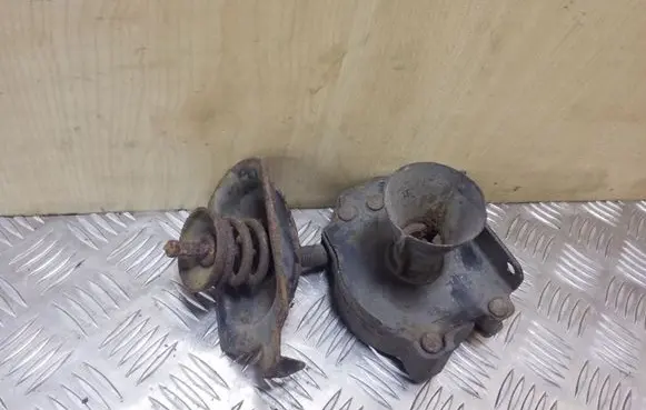 KIA Sorento Spare wheel mounting bracket 