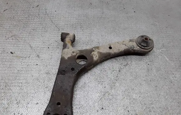 Toyota Avensis T250 Front lower control arm/wishbone