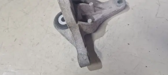 Ford Focus Engine mounting bracket 3M516P093AE