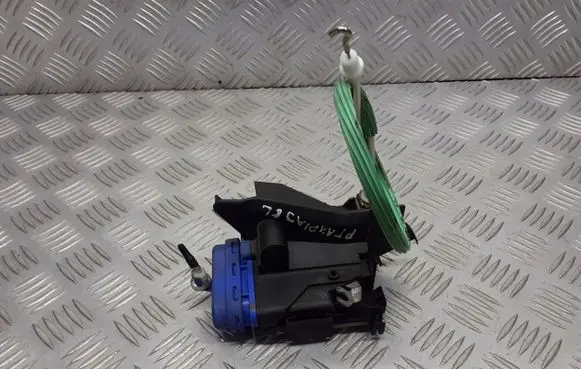 Audi A3 S3 8L Rear door lock 8D0839016A