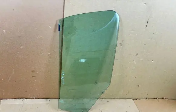 Fiat Ducato Front door window glass four-door